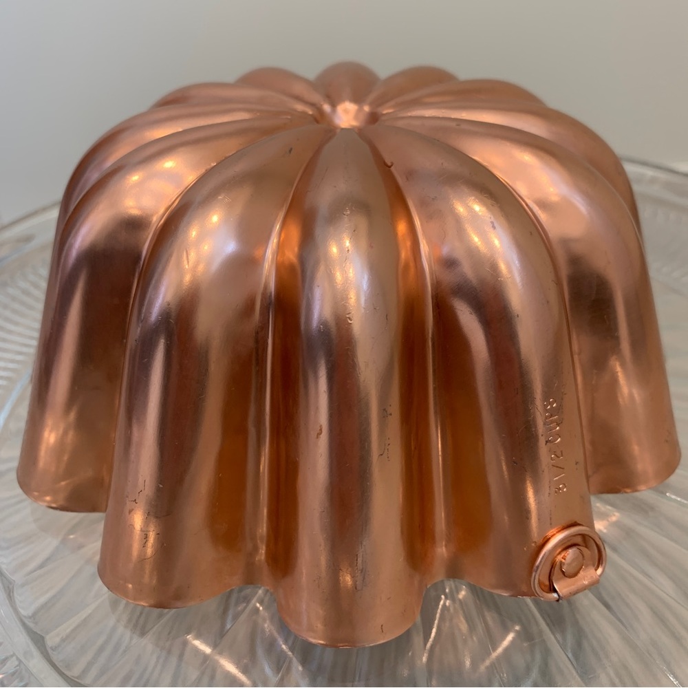 Copper-tone Vintage Jello Mold 3.5 cup